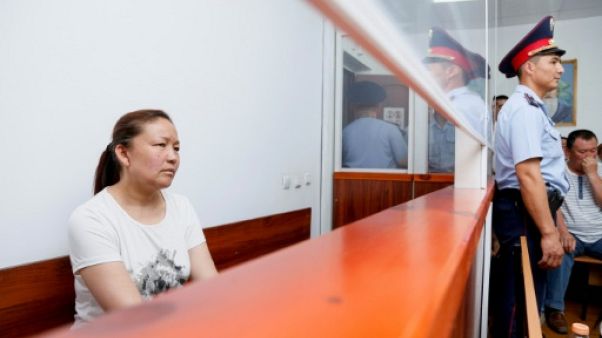 Le Kazakhstan libère une Chinoise qui a révélé l'existence de "camps de rééducation" Le Kazakhstan libère une Chinoise qui a révélé l'existence de "camps de rééducation"