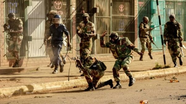 A Harare, l'armée répond à balle réelle aux manifestants qui crient à la fraude électorale A Harare, l'armée répond à balle réelle aux manifestants qui crient à la fraude électorale