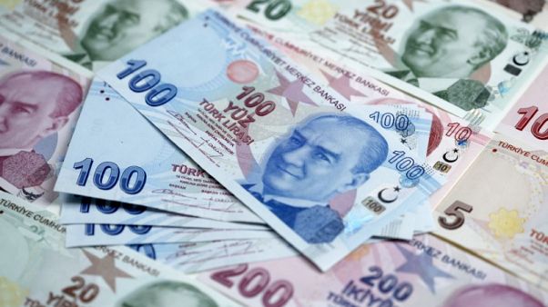 العملة التركية تهبط لمستوى قياسي منخفض جديد مقابل الدولار عند 5 ليرات العملة التركية تهبط لمستوى قياسي منخفض جديد مقابل الدولار عند 5 ليرات