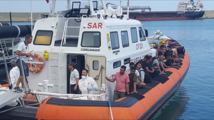 Migranti: 53 arrivati a Crotone