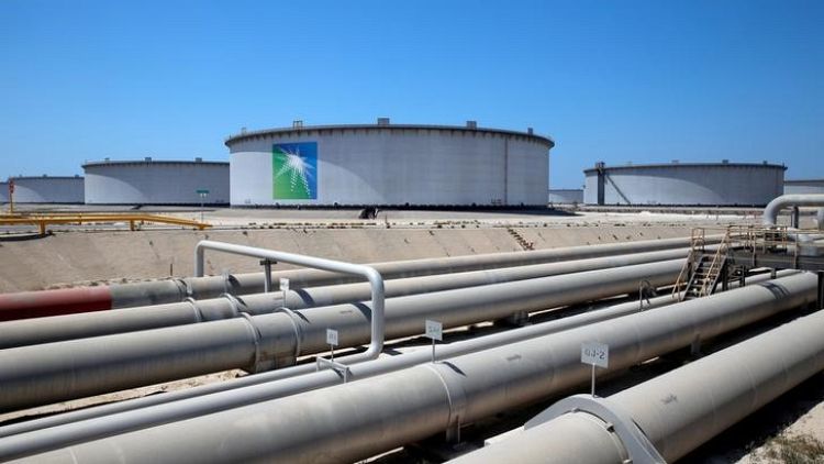 مصادر: السعودية تخفض أسعار بيع النفط الخام لآسيا في سبتمبر