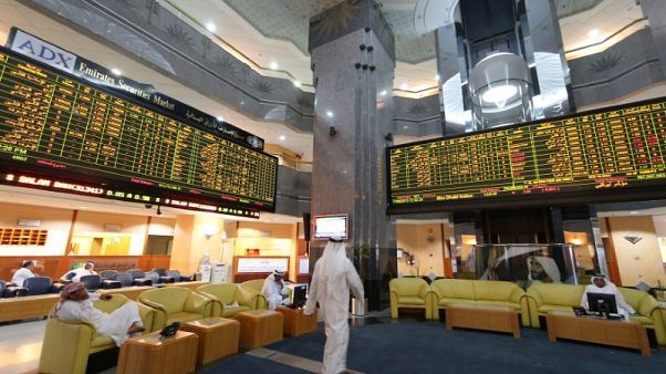 أبوظبي تقود خسائر بورصات الخليج مع انتشار مخاوف التجارة العالمية أبوظبي تقود خسائر بورصات الخليج مع انتشار مخاوف التجارة العالمية