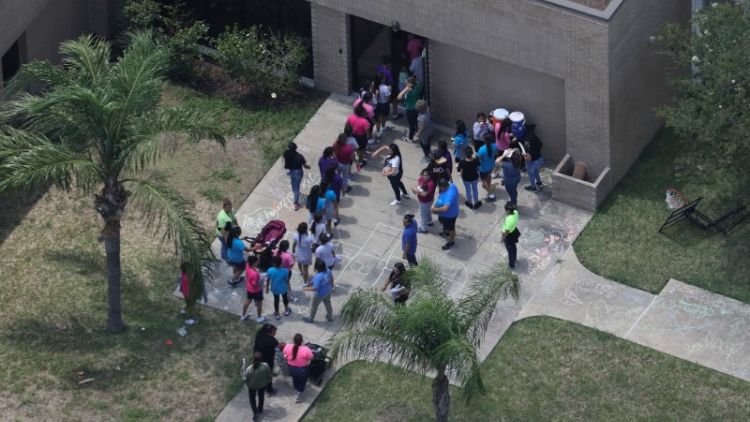 إدارة الهجرة الأمريكية تنفي إضراب مهاجرين عن الطعام في تكساس