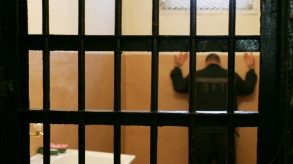 Russie: les témoignages de tortures accablent le système pénitentiaire Russie: les témoignages de tortures accablent le système pénitentiaire