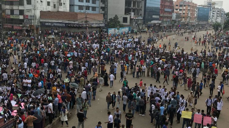 Bangladesh student protest spurs warning against opposition meddling