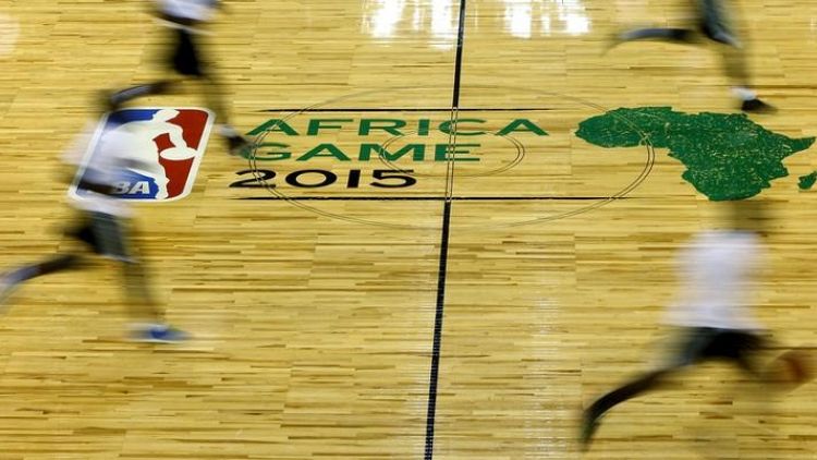 فريق افريقيا في مواجهة فريق العالم ضمن مبادرة لدوري السلة الأمريكي