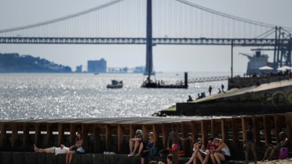 Canicule: 3 morts en Espagne, l'Europe continue de transpirer Canicule: 3 morts en Espagne, l'Europe continue de transpirer