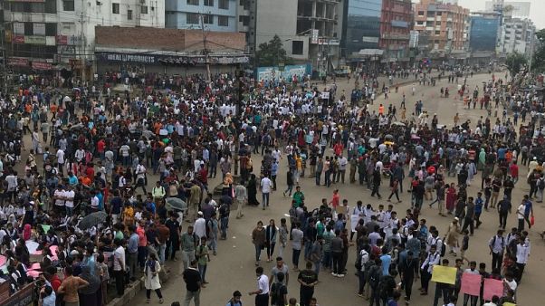 احتجاج طلابي في بنجلادش يثير قلق السلطات قبل الانتخابات العامة احتجاج طلابي في بنجلادش يثير قلق السلطات قبل الانتخابات العامة