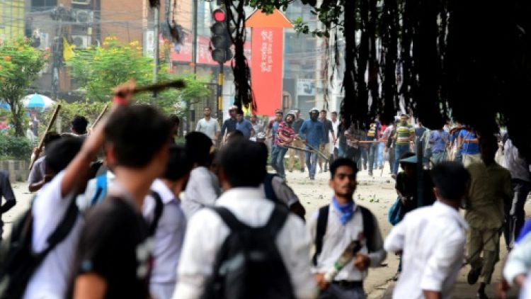 Bangladesh: 115 étudiants blessés dans une manifestation qui dégénère