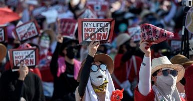 A Séoul, affluence record à une manifestation de femmes contre les ...