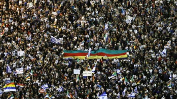 Une immense foule de druzes israéliens proteste contre une loi controversée Une immense foule de druzes israéliens proteste contre une loi controversée
