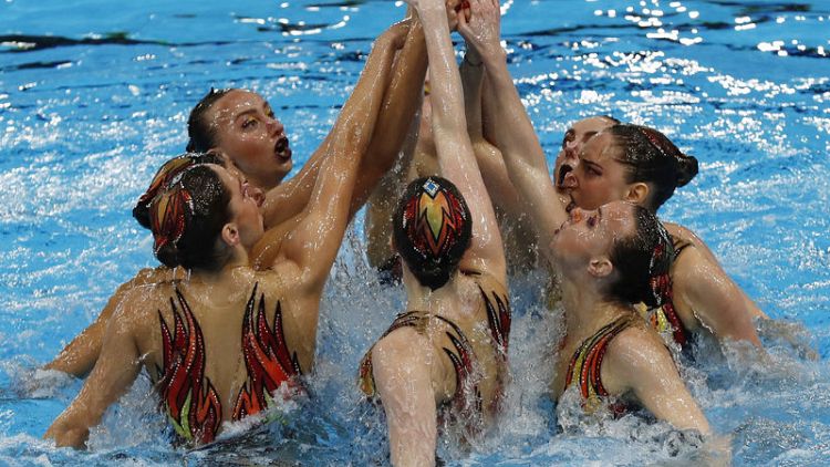 روسيا تحرز لقب السباحة التوقيعية في بطولة أوروبا