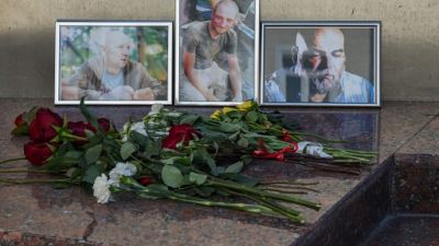 Rapatriement à Moscou des corps des trois journalistes tués en Centrafrique Rapatriement à Moscou des corps des trois journalistes tués en Centrafrique