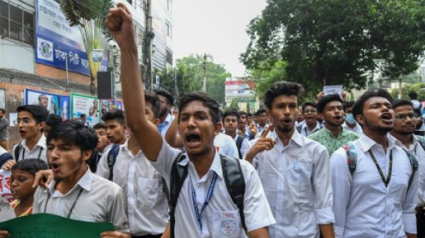Le Bangladesh coupe l'internet mobile pour contrer des manifestations étudiantes Le Bangladesh coupe l'internet mobile pour contrer des manifestations étudiantes
