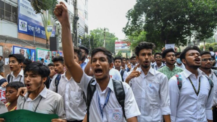Le Bangladesh coupe l'internet mobile pour contrer des manifestations étudiantes