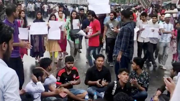 Bangladesh cracks down on dangerous driving after protests Bangladesh cracks down on dangerous driving after protests