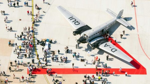 Vingt morts dans l'accident d'un avion militaire de collection suisse Vingt morts dans l'accident d'un avion militaire de collection suisse