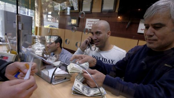 إيران تعلن خطة جديدة لتخفيف قواعد صرف العملة إيران تعلن خطة جديدة لتخفيف قواعد صرف العملة