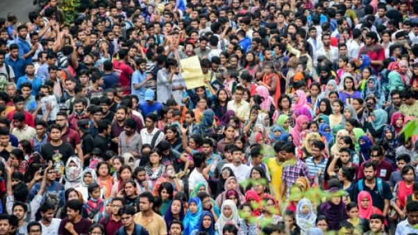 Des étudiants bangladais manifestent à Dacca, le 5 août 2018 Des étudiants bangladais manifestent à Dacca, le 5 août 2018