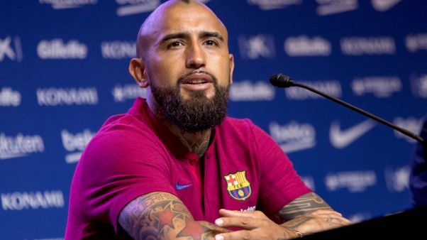 فيدال يطمح للفوز بدوري أبطال أوروبا ثلاث مرات مع برشلونة فيدال يطمح للفوز بدوري أبطال أوروبا ثلاث مرات مع برشلونة