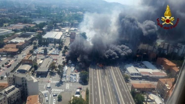 Explosion d'un camion à Bologne: un mort et plus de 40 blessés