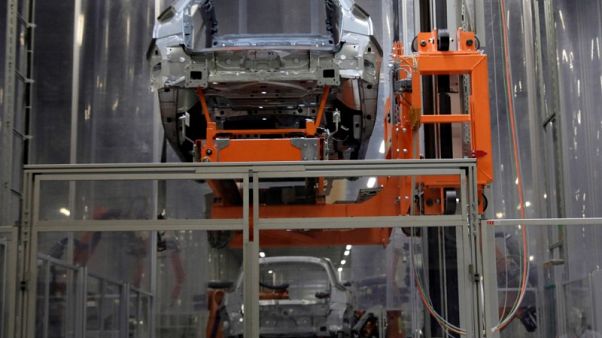 Mexico auto exports dip on U.S. sales; production hit by floods Mexico auto exports dip on U.S. sales; production hit by floods