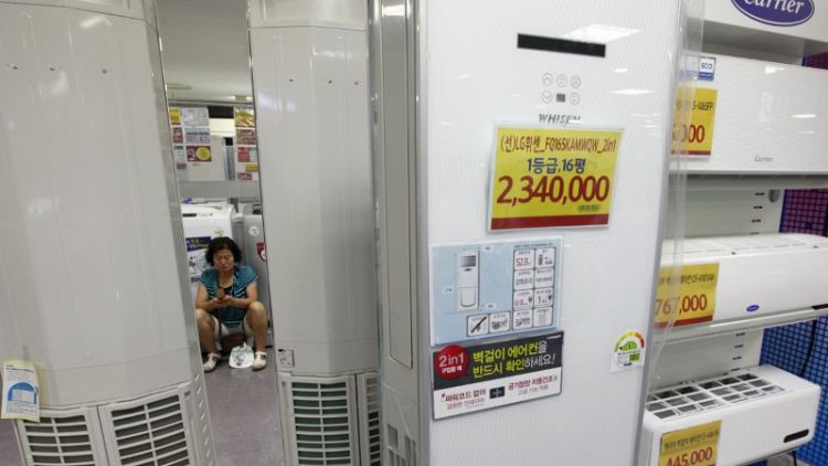 كوريا الجنوبية تخفف عبء فواتير الكهرباء على الأسر رغم الحر الشديد