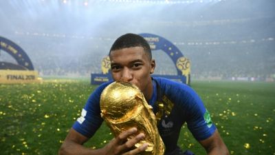 Paris SG: les champions du monde Mbappé, Kimpembe et Areola de retour à l'entraînement Paris SG: les champions du monde Mbappé, Kimpembe et Areola de retour à l'entraînement