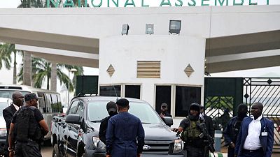 Nigerian security forces temporarily block lawmakers from entering parliament