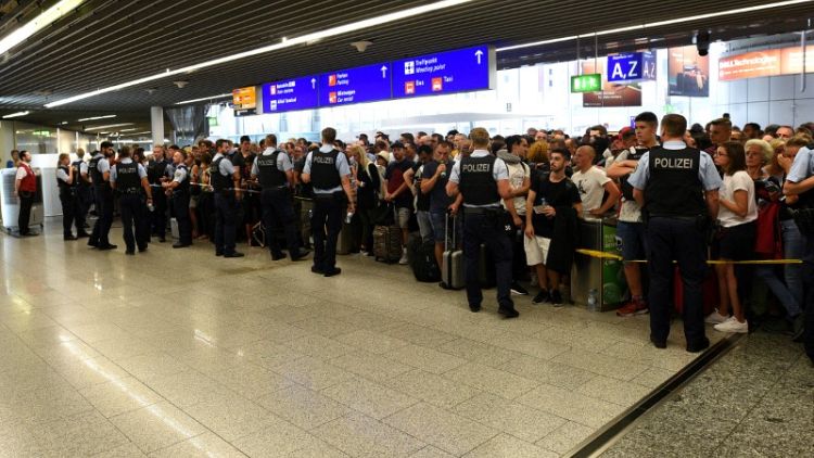 خلل أمني يؤدي إلى إخلاء أجزاء من مطار فرانكفورت بألمانيا