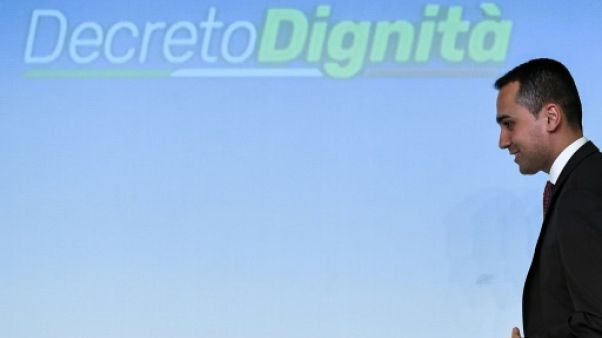 Italie: les populistes font adopter une loi controversée sur le travail Italie: les populistes font adopter une loi controversée sur le travail