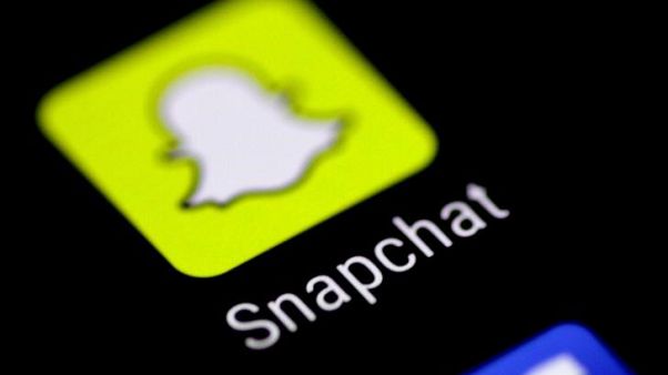 Snap loses users for the first time, beats on revenue Snap loses users for the first time, beats on revenue