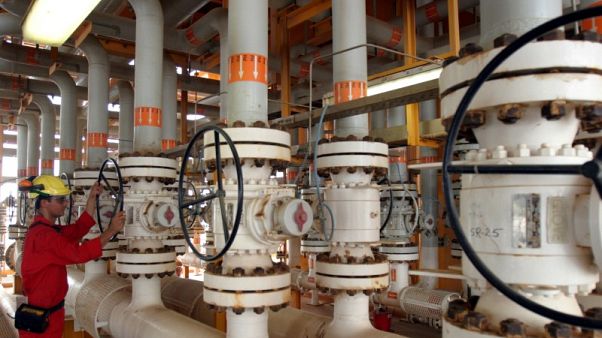 Oil prices steady on falling U.S. crude stocks, Iran sanctions Oil prices steady on falling U.S. crude stocks, Iran sanctions