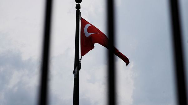 مسؤولون أتراك يبحثون توتر العلاقات مع واشنطن بمقر الخارجية الأمريكية مسؤولون أتراك يبحثون توتر العلاقات مع واشنطن بمقر الخارجية الأمريكية