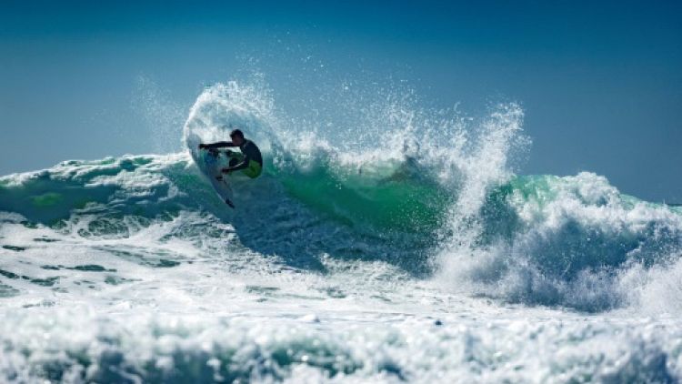 Landes: première piscine pour surf,  les JO-2024 en ligne de mire