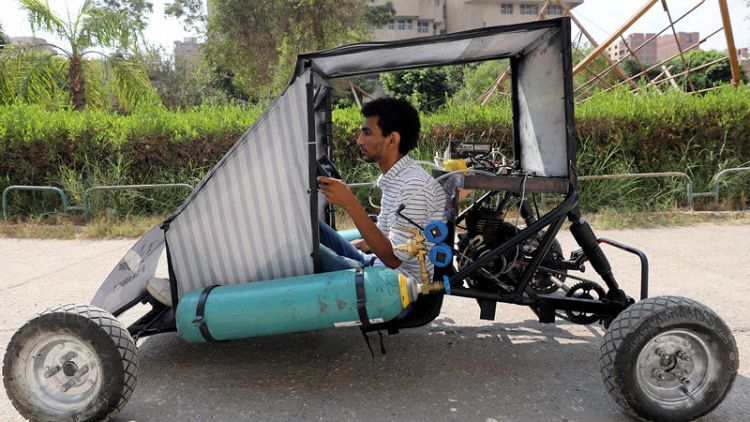 طلاب مصريون يصممون سيارة تعمل بطاقة الهواء