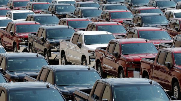 GM squeezes pounds and pennies to attack Ford's pickup profit machine GM squeezes pounds and pennies to attack Ford's pickup profit machine