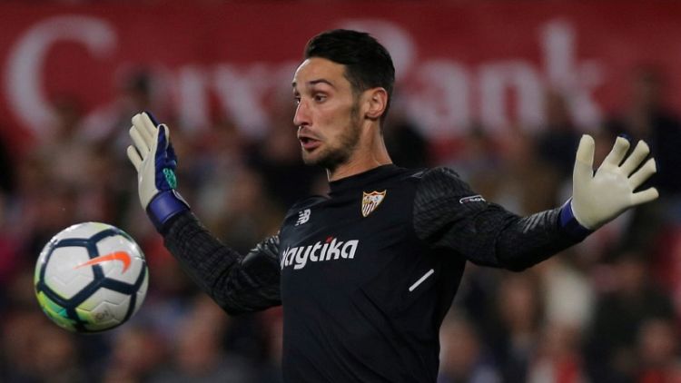 Soccer - Spanish goalkeeper Rico joins Fulham on loan from Sevilla