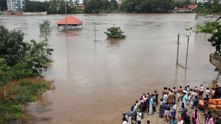 مقتل 24 وتشريد الآلاف جراء أمطار وانهيارات أرضية بولاية كيرالا الهندية
