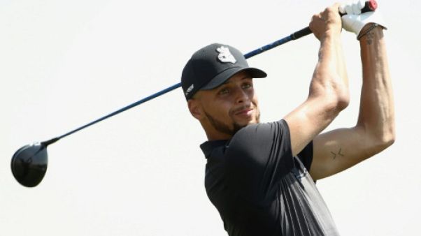 Basket golf: Stephen Curry, habile sur les greens comme sur les parquets Basket golf: Stephen Curry, habile sur les greens comme sur les parquets