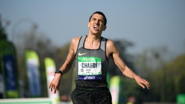 Le Français Hassan Chahdli lors du Marathon de Paris, le 9 avril 2017 Le Français Hassan Chahdli lors du Marathon de Paris, le 9 avril 2017