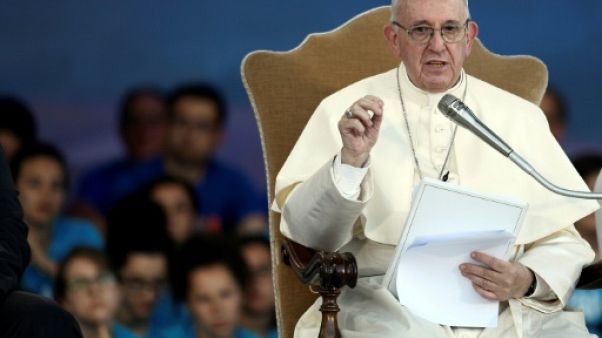 Devant 70.000 jeunes à Rome, le pape critique "la liberté sans contraintes" Devant 70.000 jeunes à Rome, le pape critique "la liberté sans contraintes"