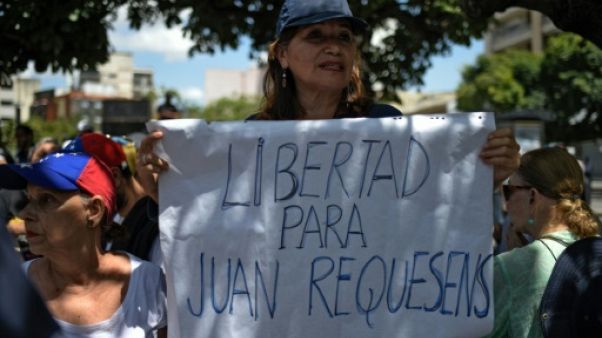 Venezuela: Maduro dit accepter l'aide du FBI pour enquêter sur "l'attentat" Venezuela: Maduro dit accepter l'aide du FBI pour enquêter sur "l'attentat"