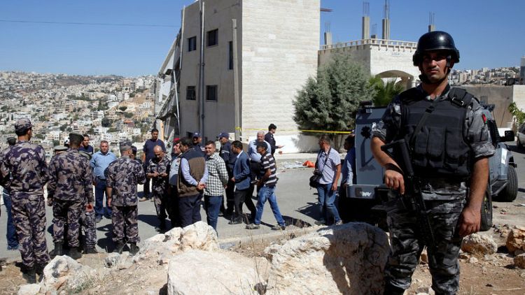 مقتل 4 أفراد أمن و3 متشددين على الأقل في عملية أمنية بالأردن