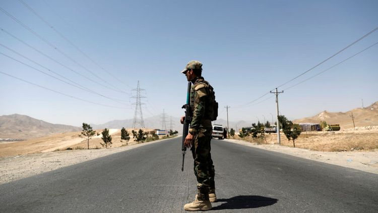 احتدام القتال في غزنة بوسط أفغانستان مع تقدم طالبان للسيطرة عليها