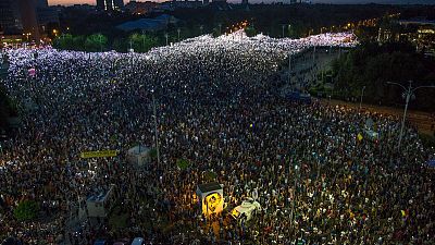 Thousands rally to demand Romanian government resignation Thousands rally to demand Romanian government resignation