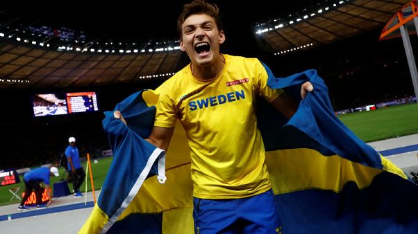 Golden teenager Duplantis soars to six-metre vault Golden teenager Duplantis soars to six-metre vault