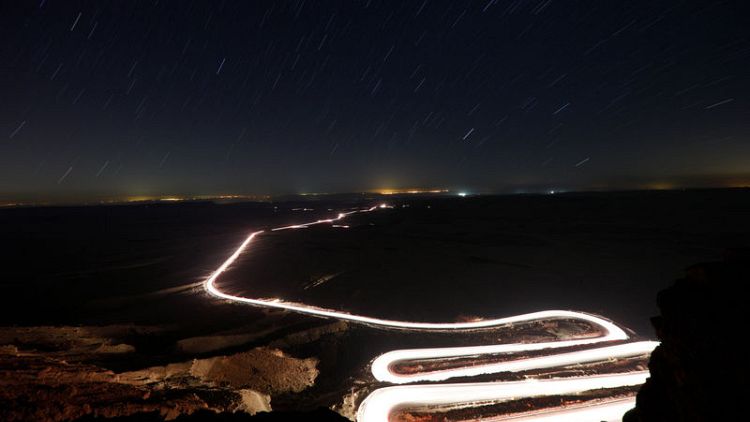 Thousands gather in Israeli desert for meteor shower