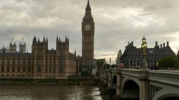 GB: une voiture fonce sur les barrières de sécurité du Parlement, plusieurs blessés GB: une voiture fonce sur les barrières de sécurité du Parlement, plusieurs blessés