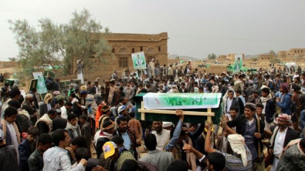 Yémen: 51 morts, dont 40 enfants, dans le raid aérien attribué à la coalition Yémen: 51 morts, dont 40 enfants, dans le raid aérien attribué à la coalition